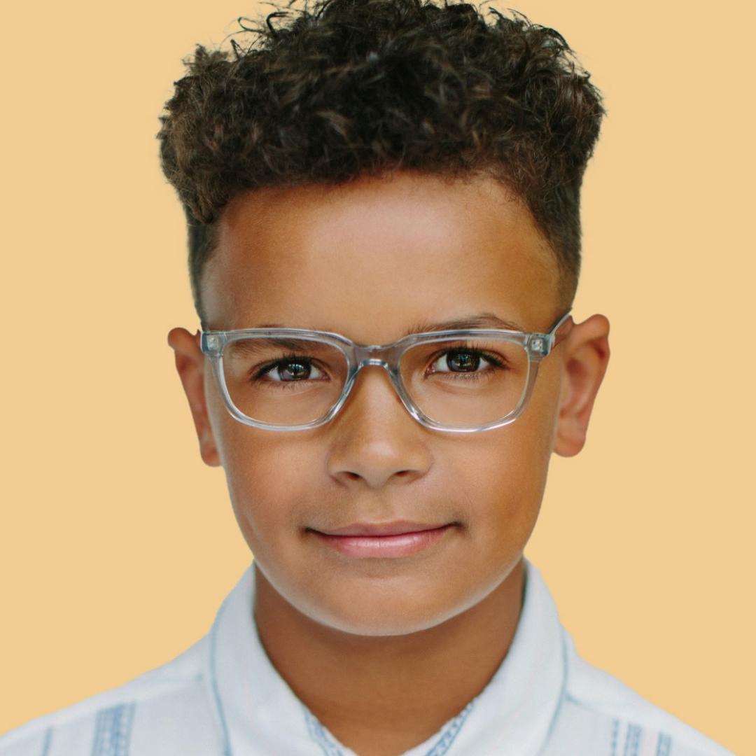 Boy wearing Medium (47-17-135) / Grey Crystal rectangle glasses 