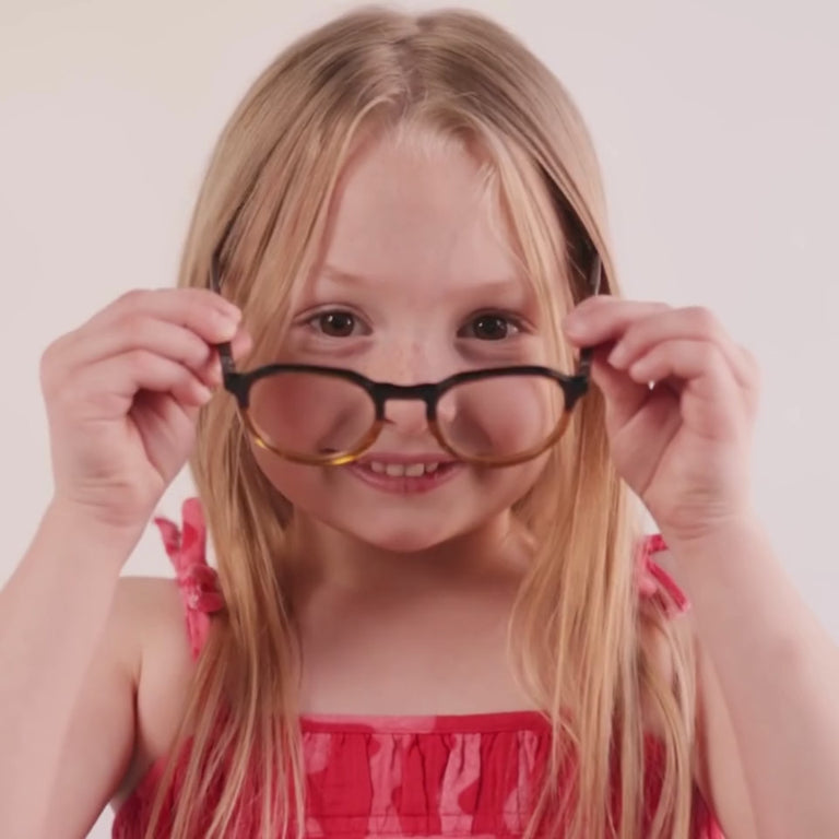 Girl wearing Small (45-19-125) / Hazelnut Fade Round glasses [color=Hazelnut Fade] [size=Small (45-19-125)][child face]